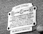 Placa que preside actualmente una de las fachadas de la comisaría de Policía de las Eras de Valladolid